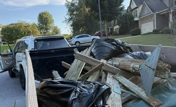 Mixed junk hauling — project photograph